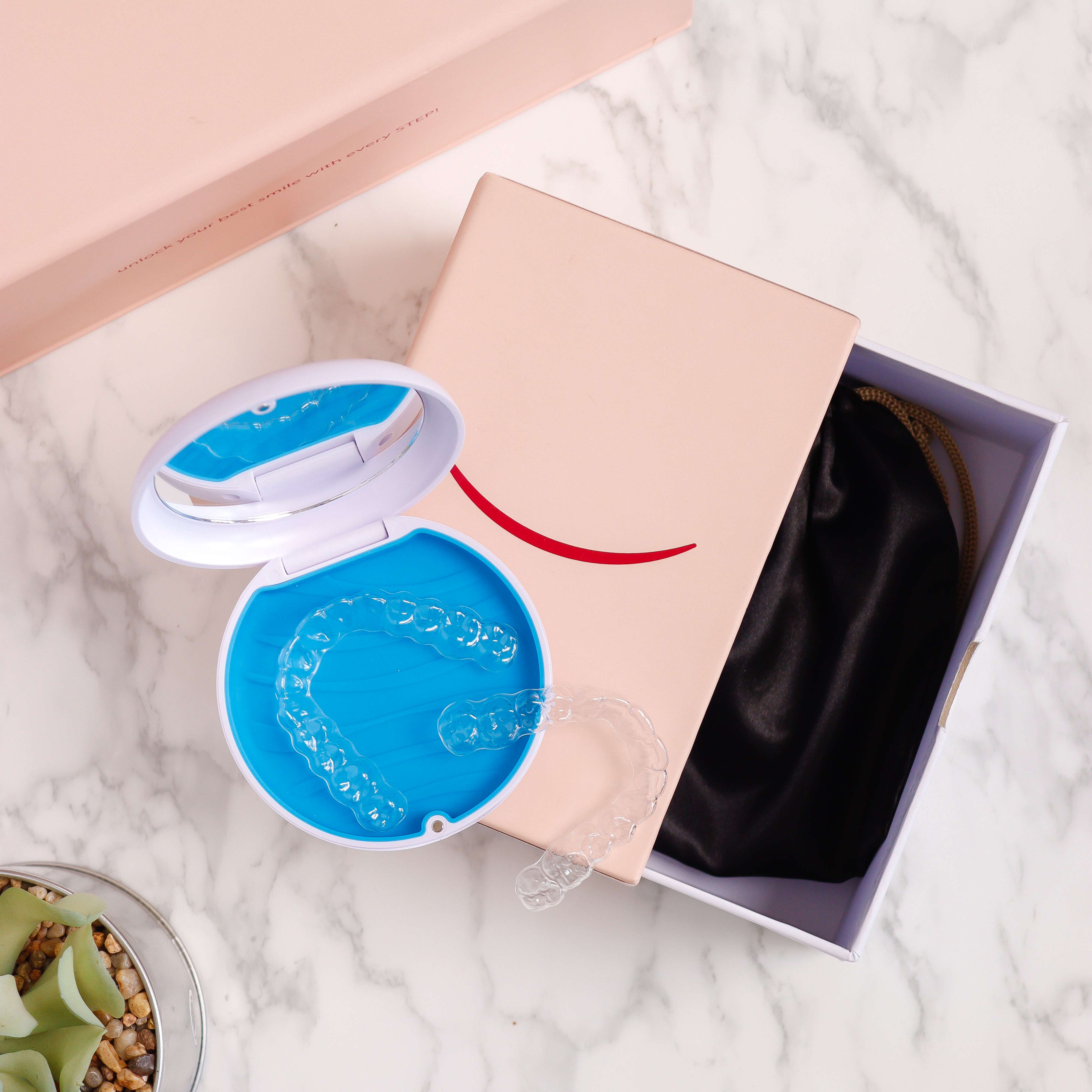 Aligner treatment kit box with invisible braces